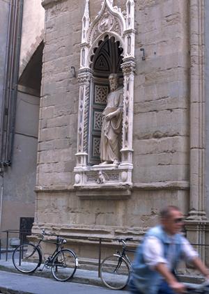 福岡市博多区祇園に位置する東横INN博多駅前祇園：快適な宿泊体験と便利なアクセスを誇るビジネスホテル